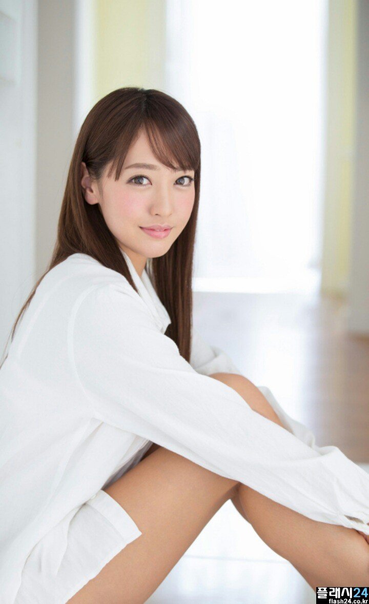 AI Sinodzaki in a 2019 swimsuit