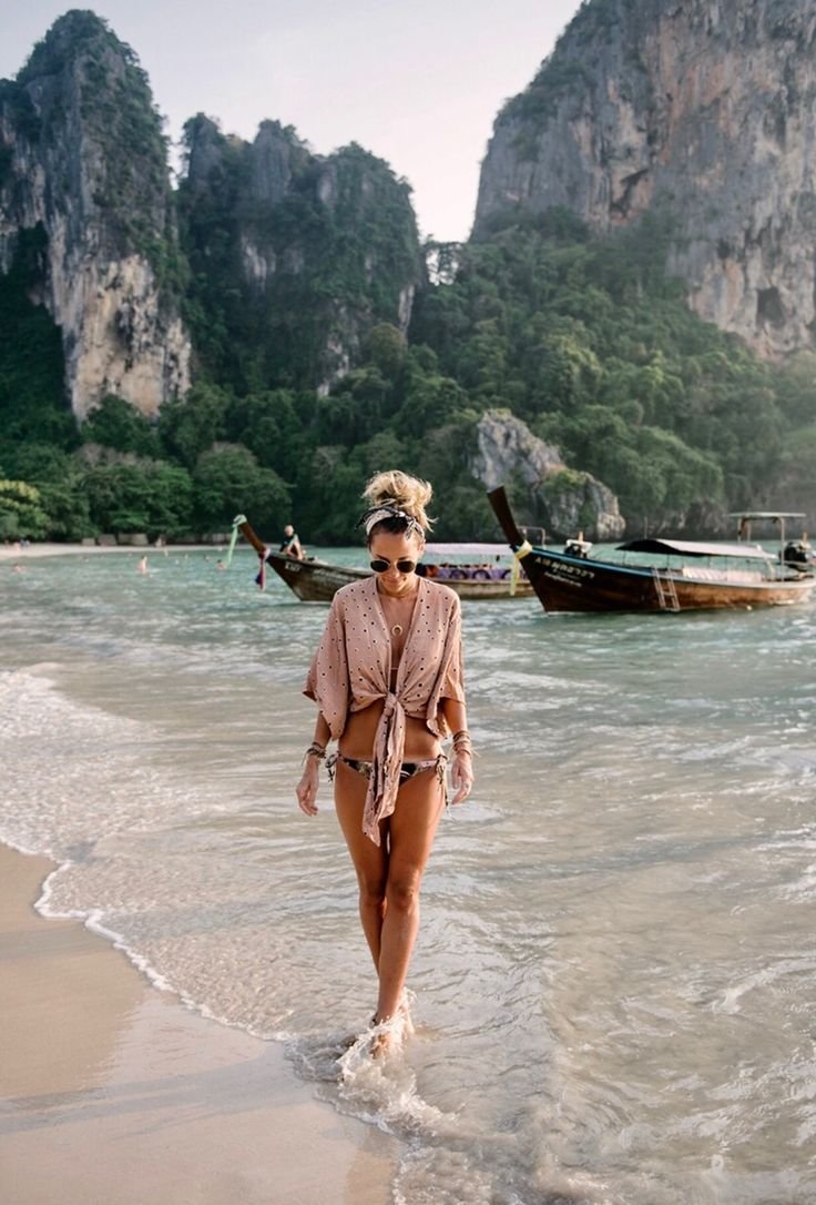 Thailand girls on the beach