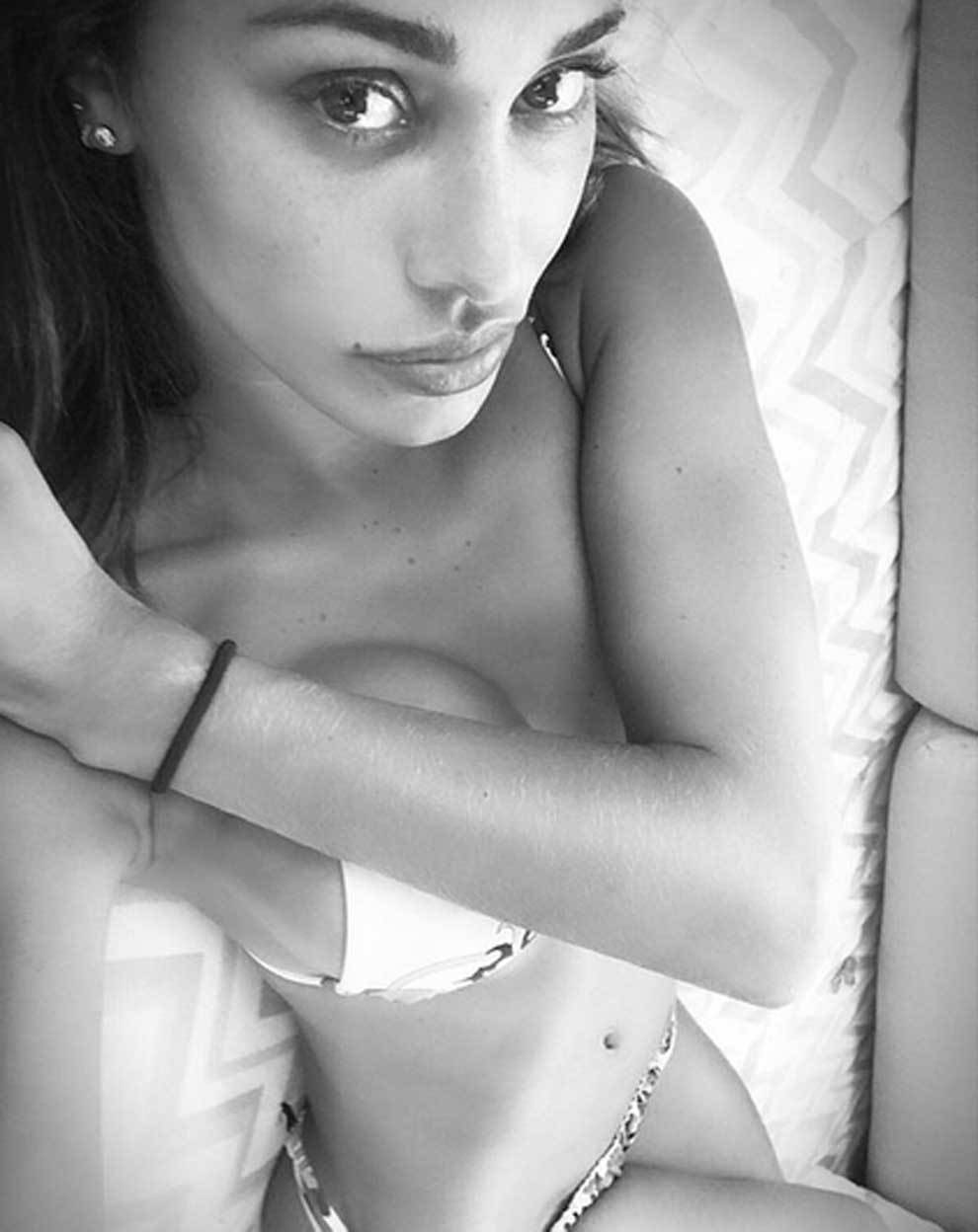 Pam Rodriguez Nude