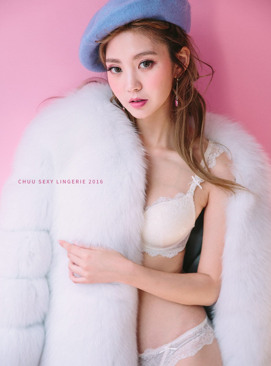 Instagram Julia Ruru