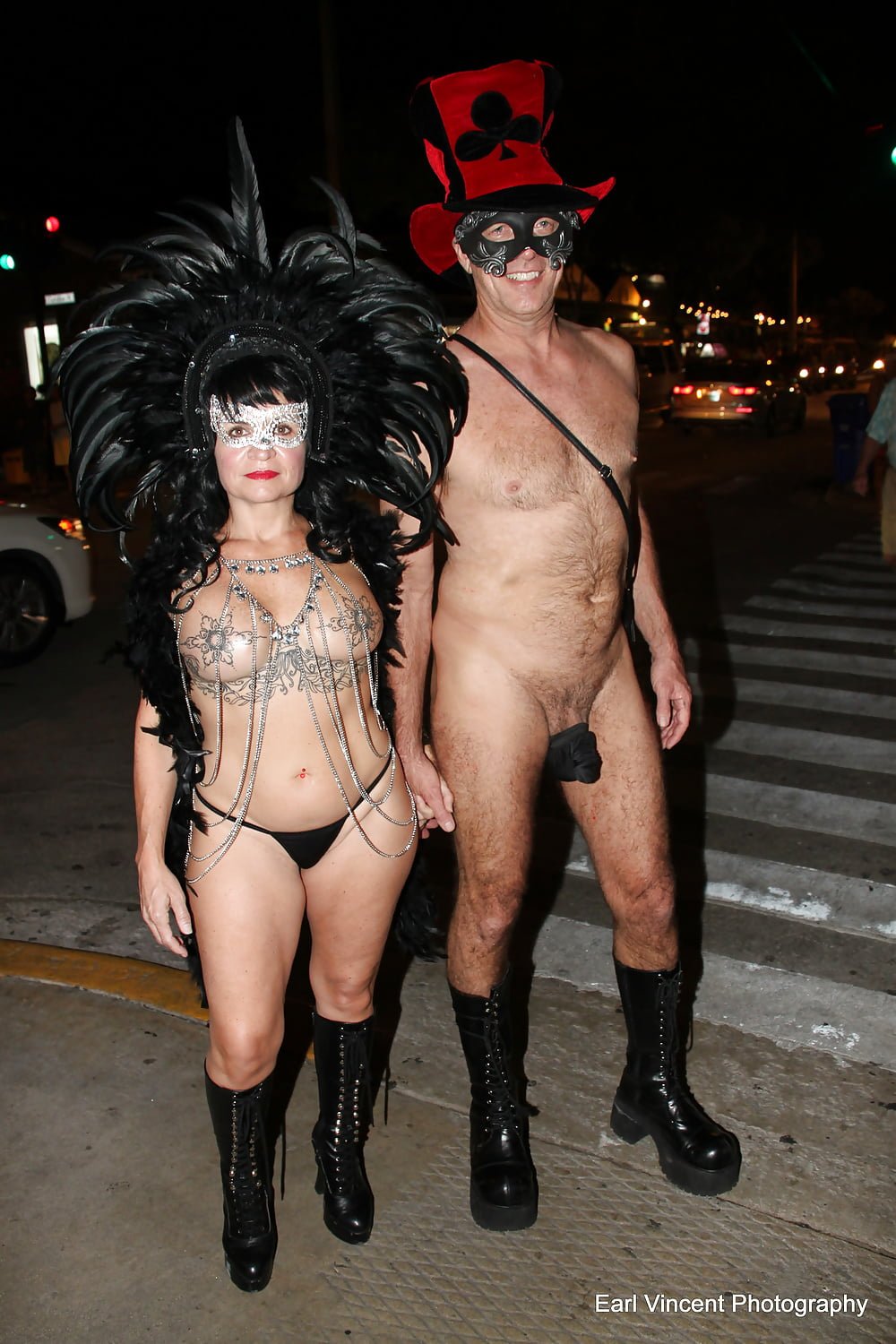 Festzi Fest in Milf Bar Nude