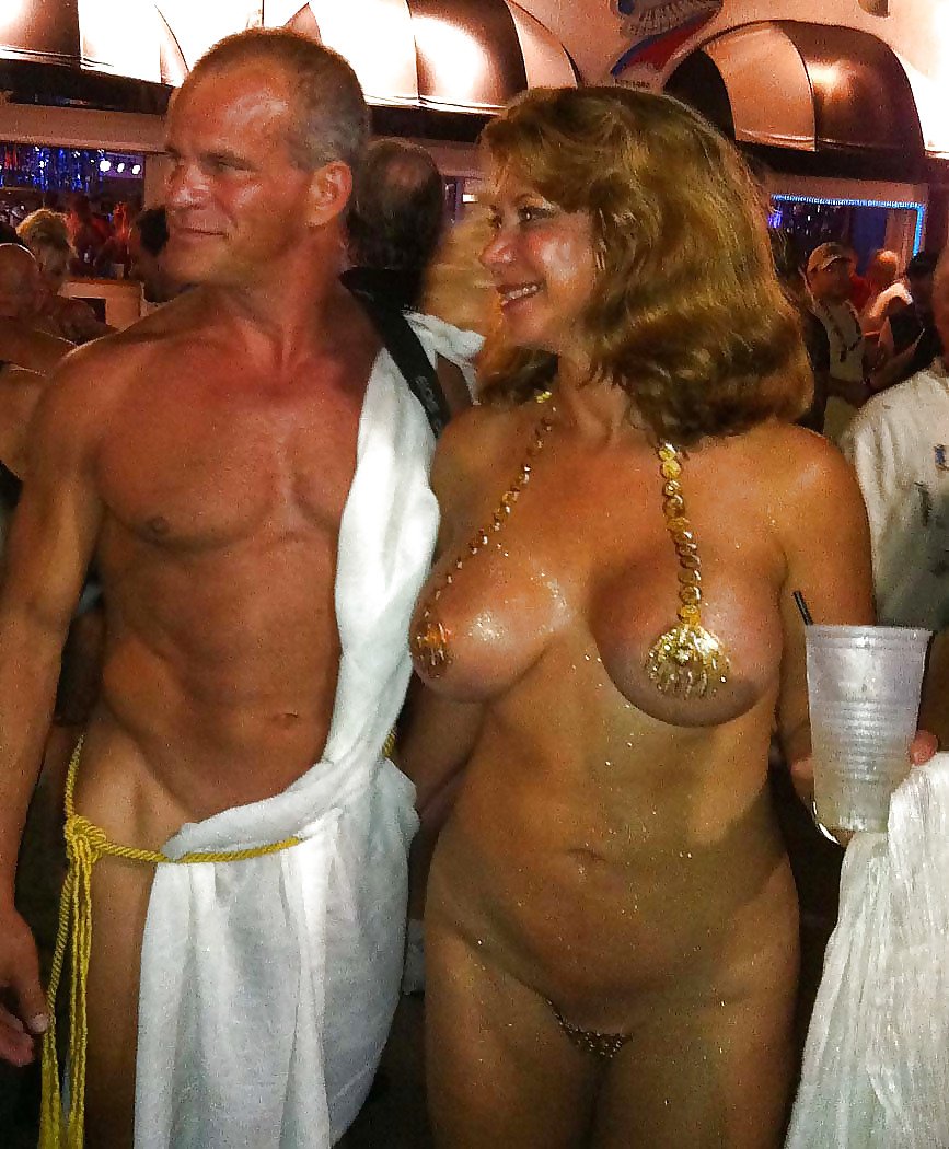 Bodiart nude girls in public