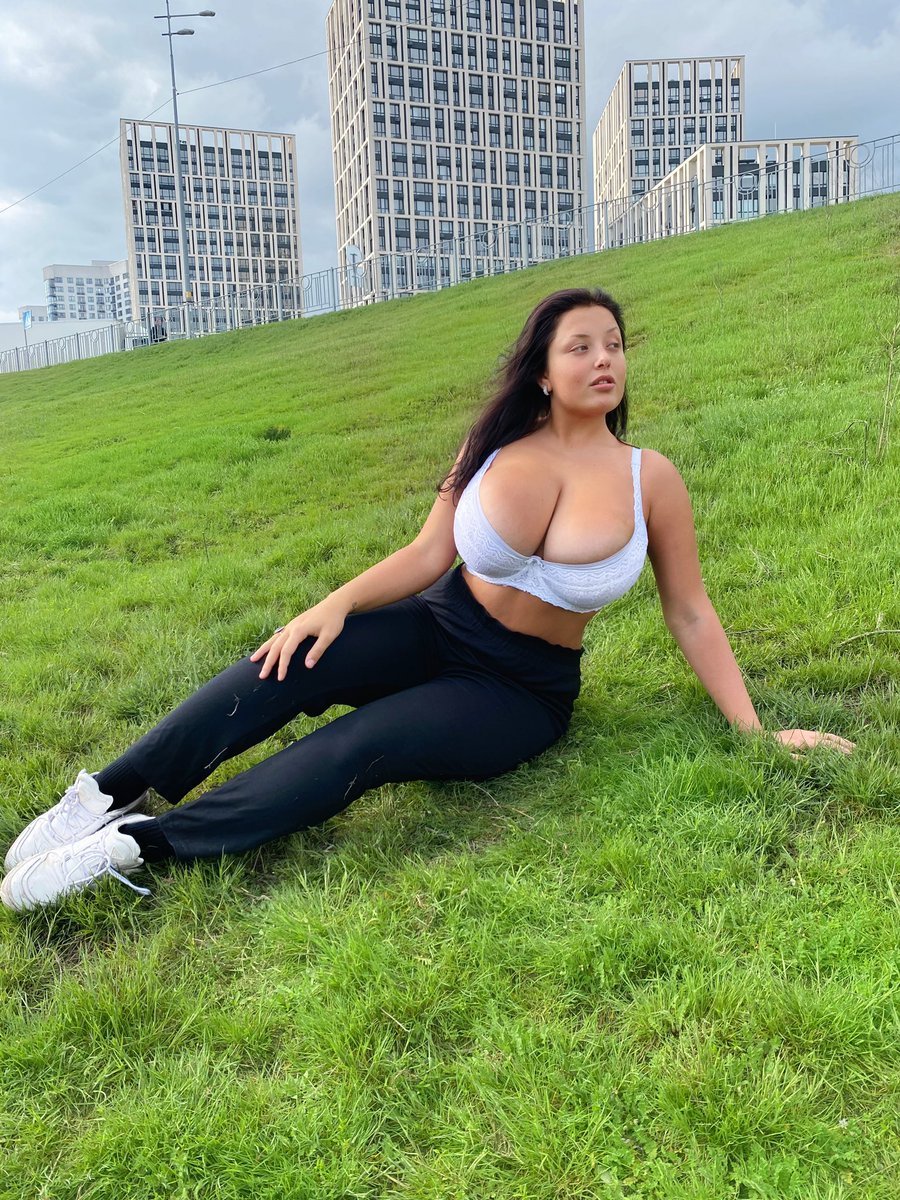 Milada Moore plums onlyfans