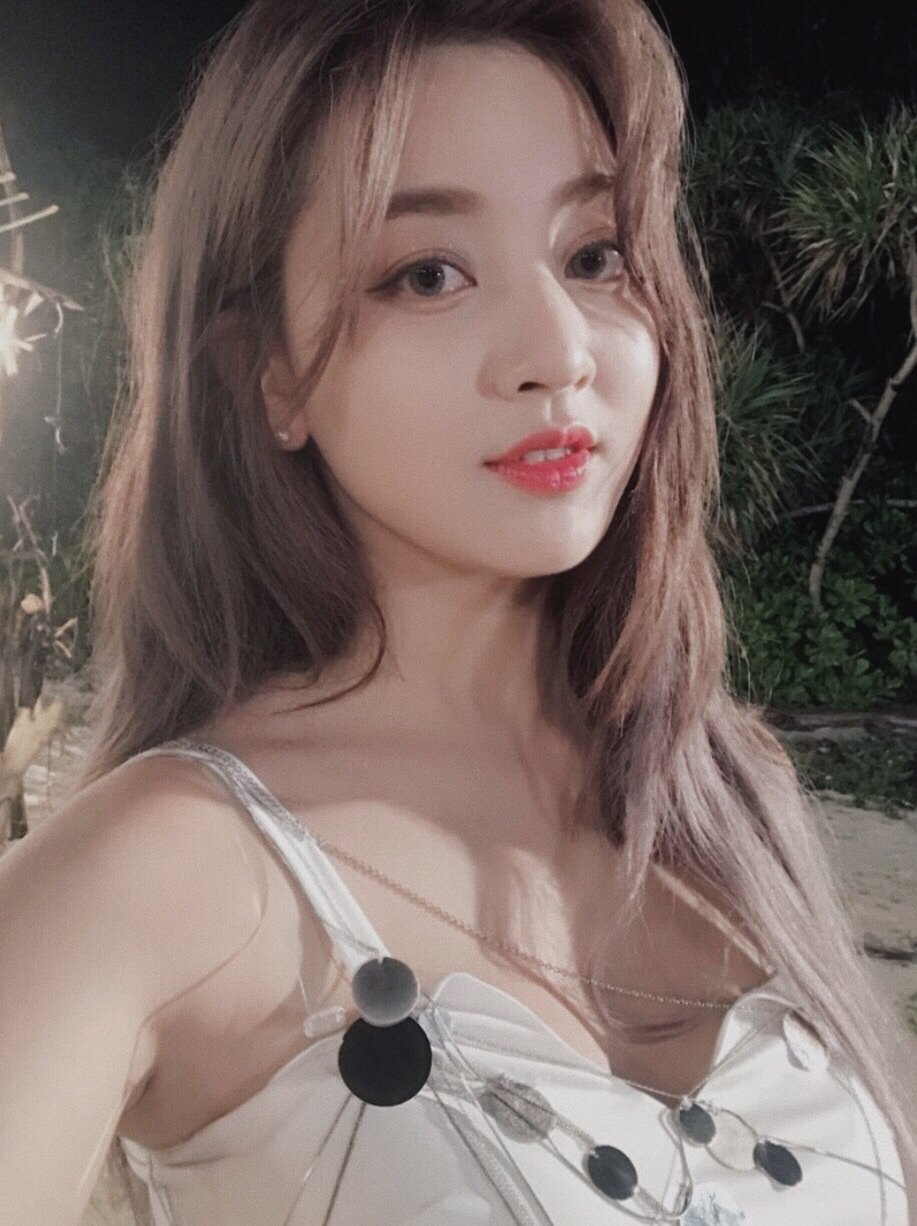 Twise Jiho Hot