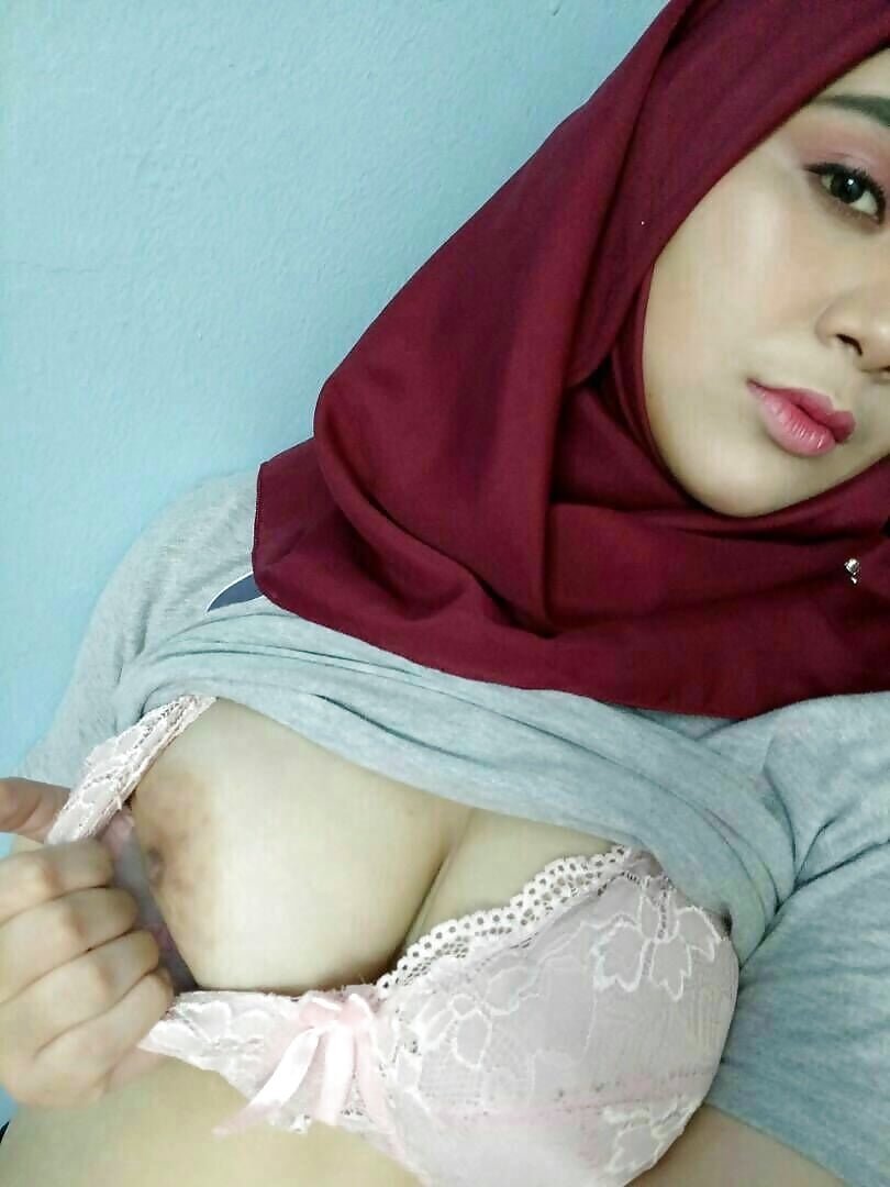 Naked Muslim women