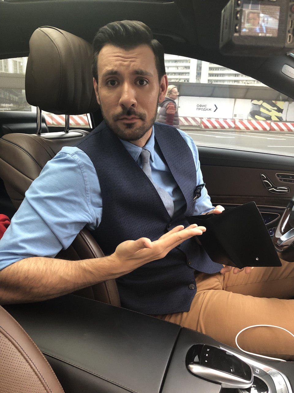 Drunk passenger in a taxi