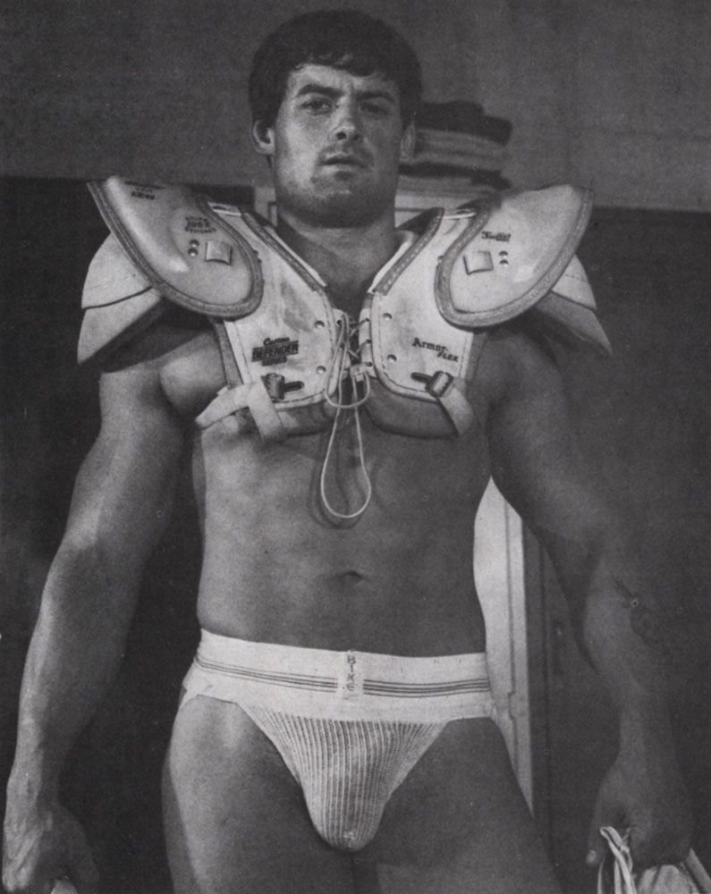 Naked famous football players