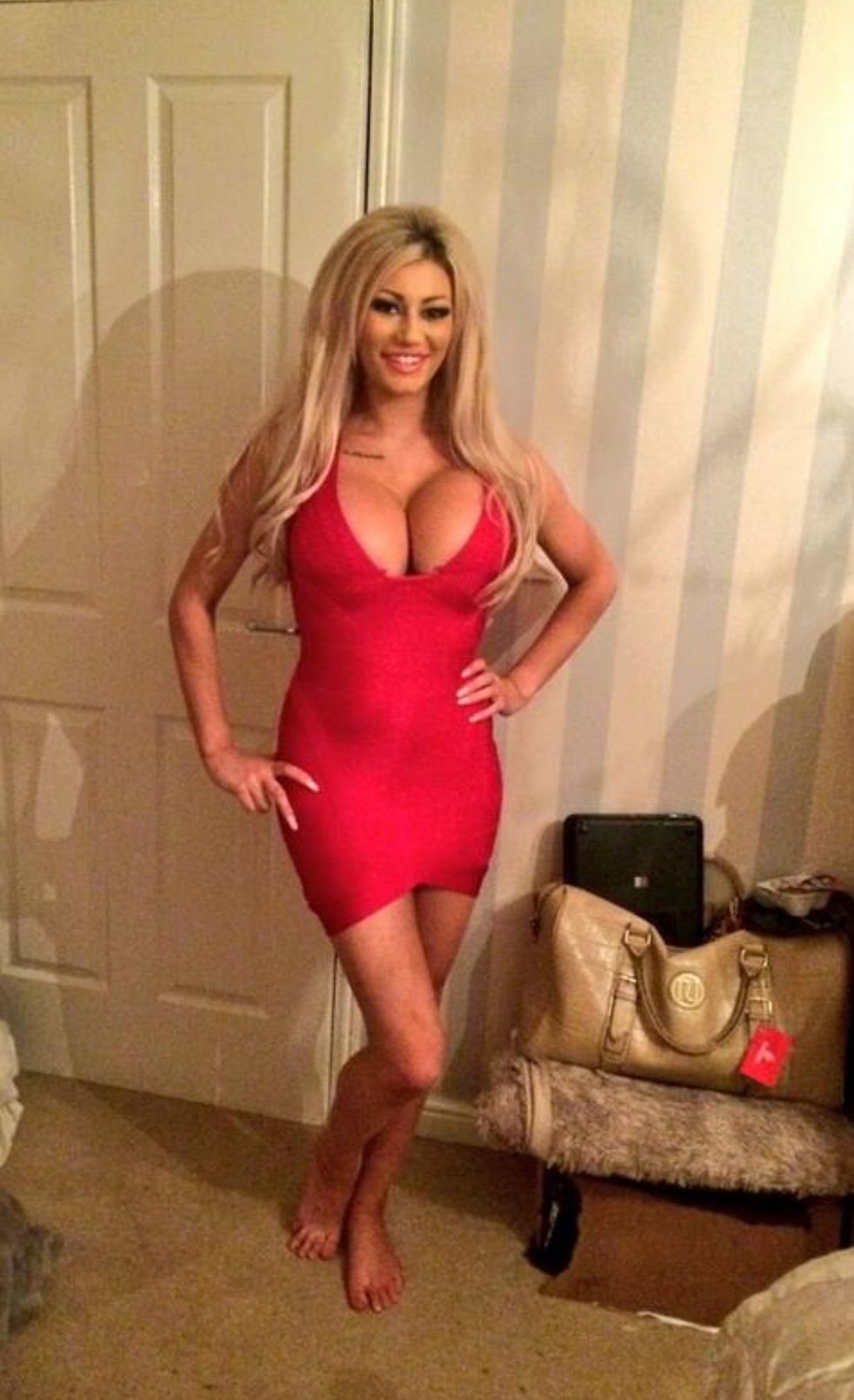Sophie Dalzell breasts naked