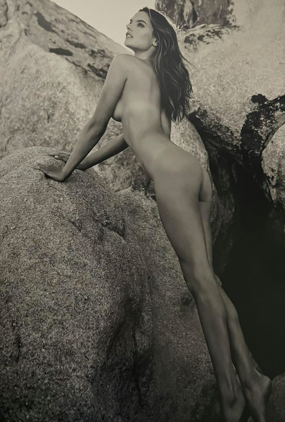 Alessandra Ambrosio naked