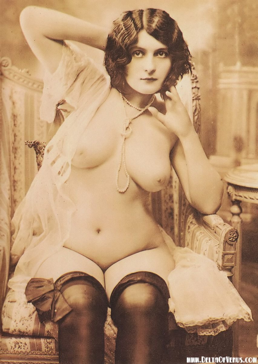 Beautiful naked ladies retro