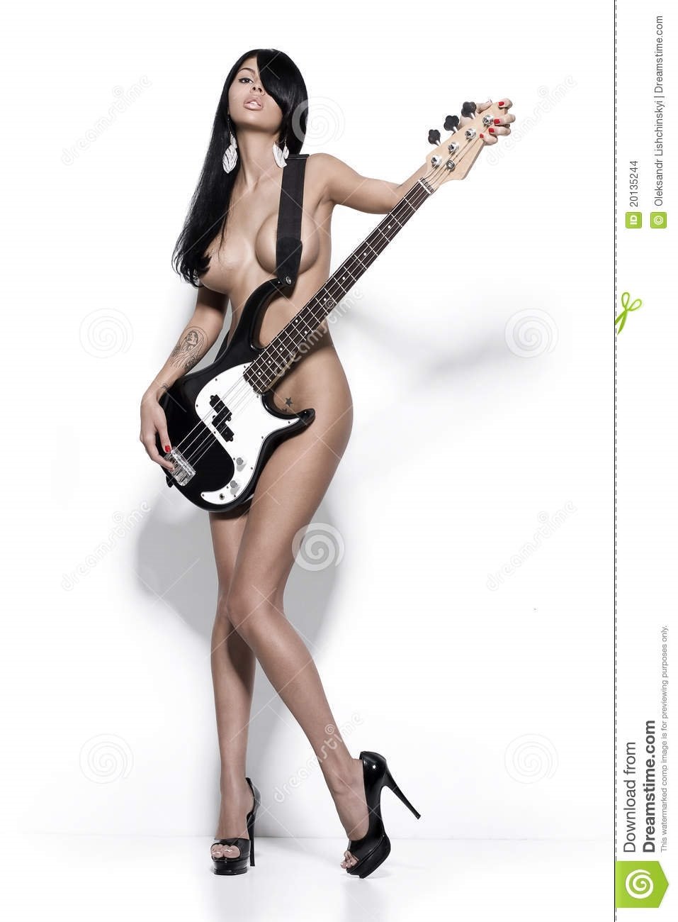 Elizabeth Cambridge basketball player naked