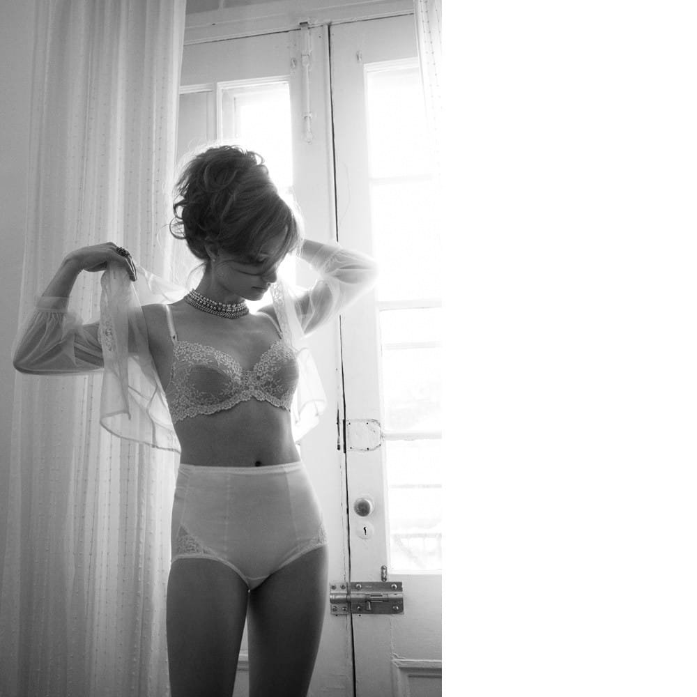 Dyan Mello without panties