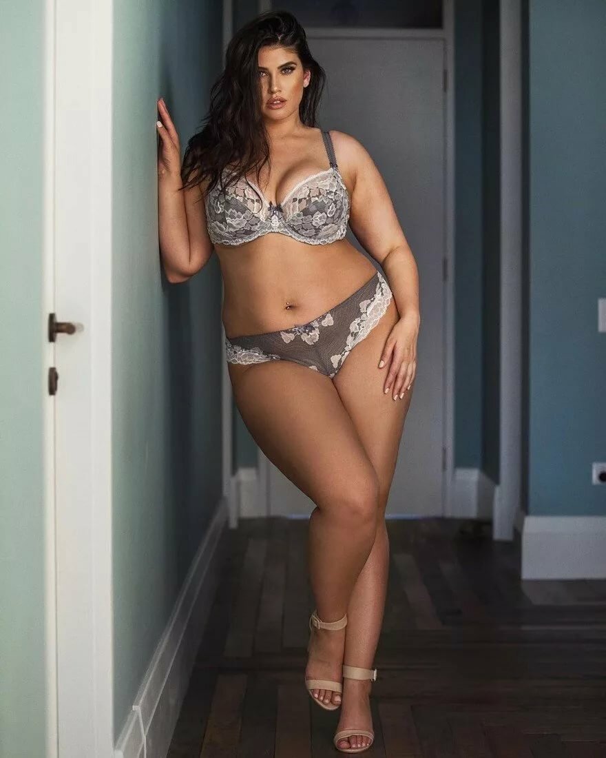 Model Plus-Saise Ashley Graham