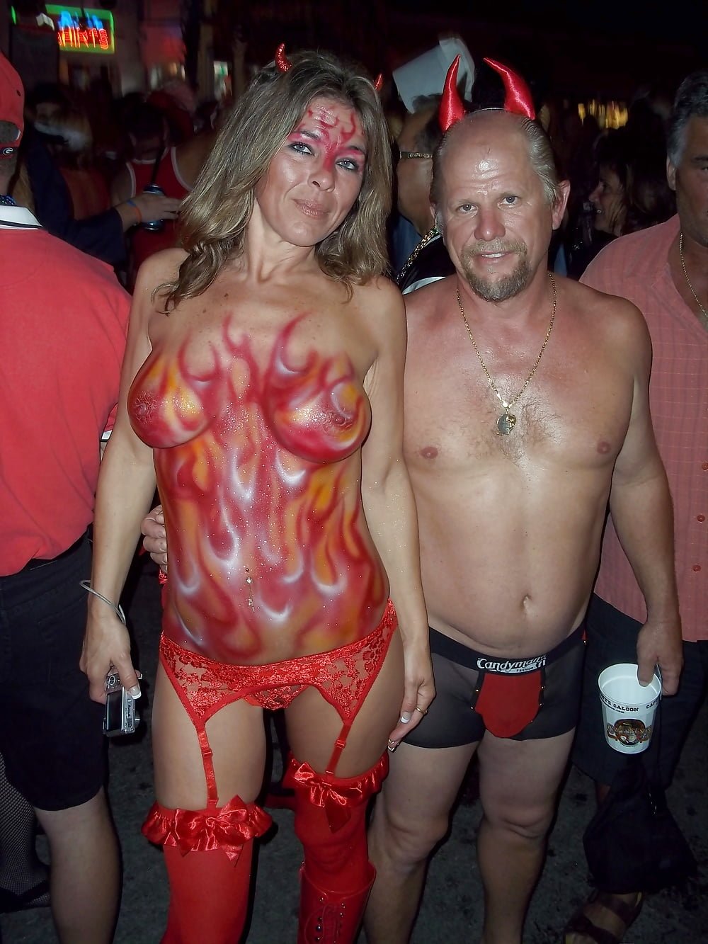 Visitors to the wife naked on Fest Venus