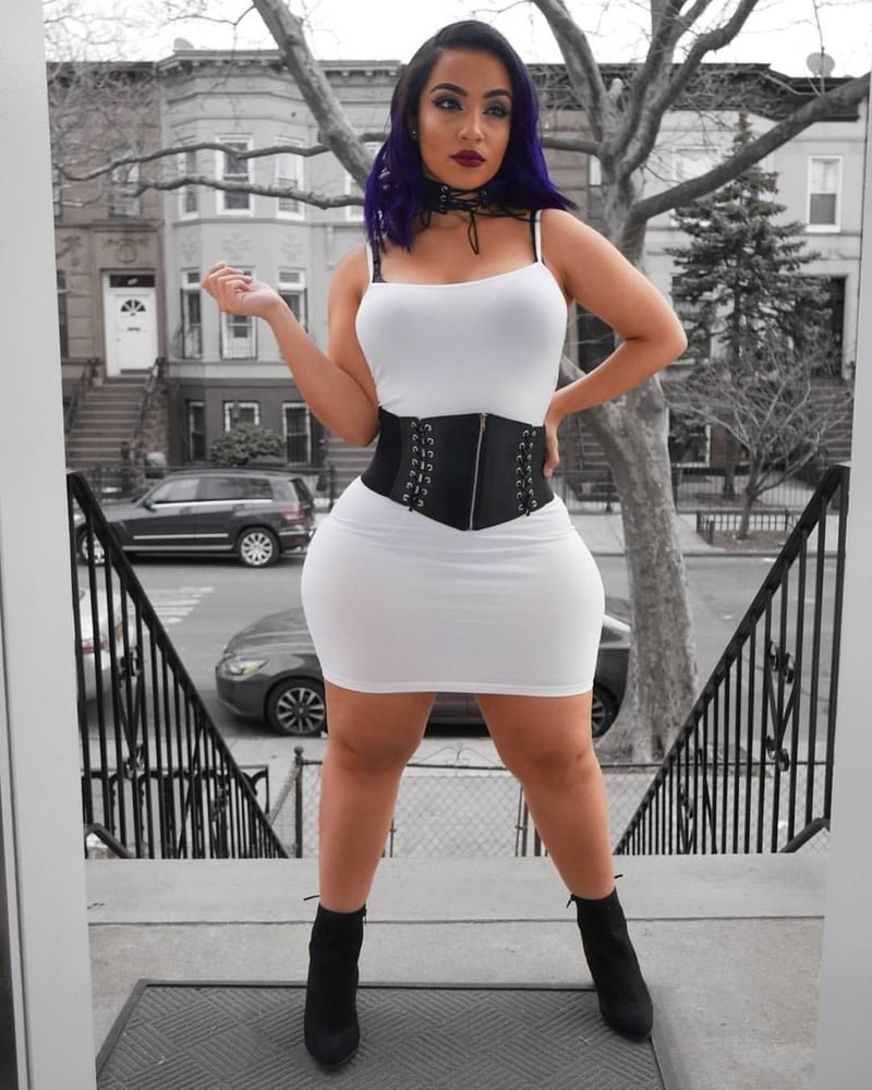 Huge boobs and thin waist