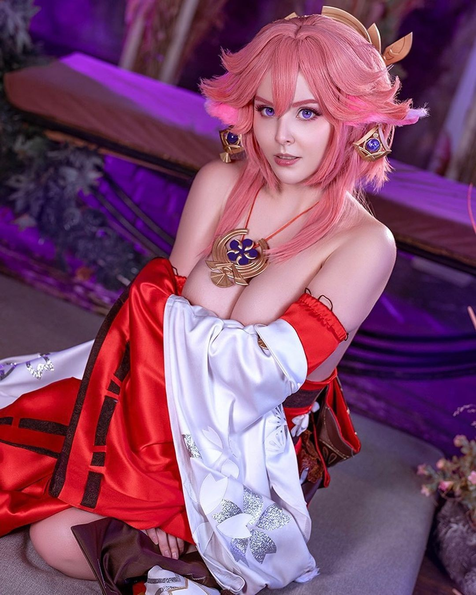 Hally Valentine (Helly Valentine)
