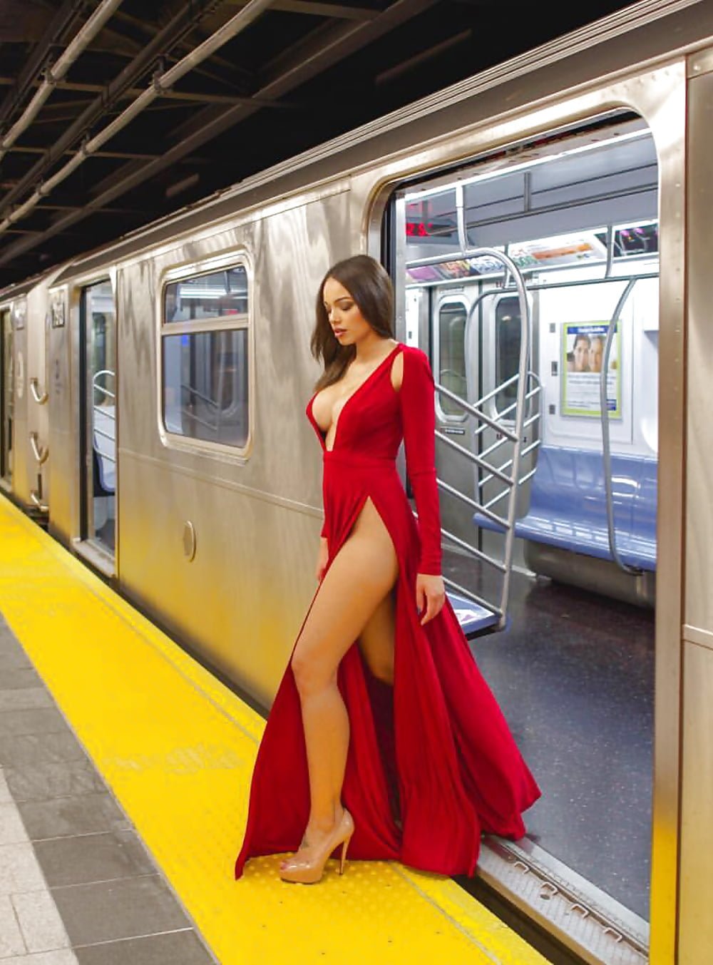 Photoshoot in the subway photographer Alex Volot