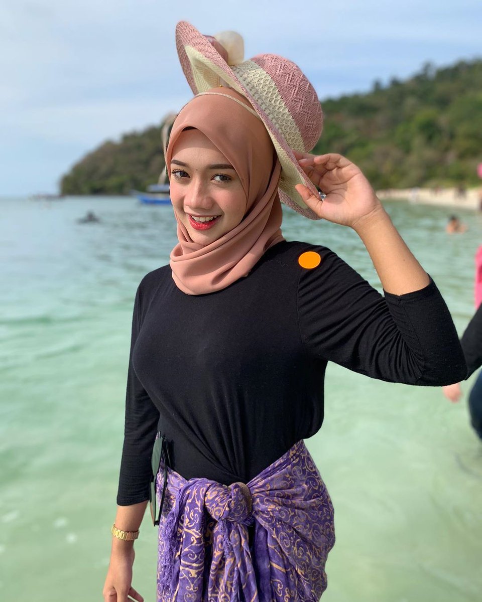 Big breasts in a hijab