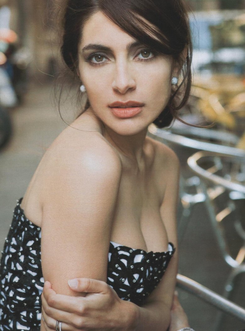 Caterina Murino Topless