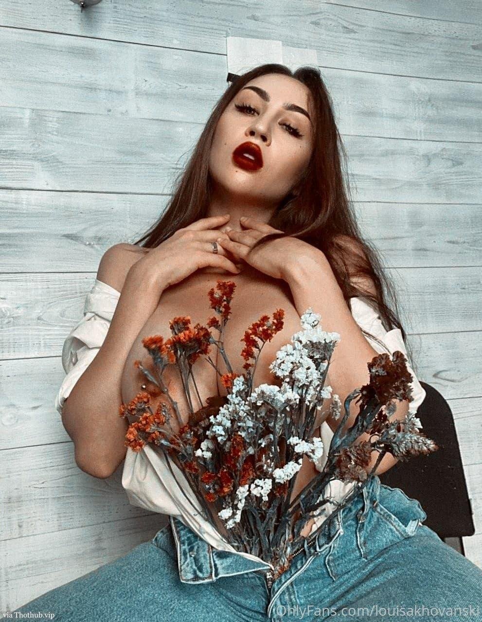 Louisa Khovanski Onlyfans 2021