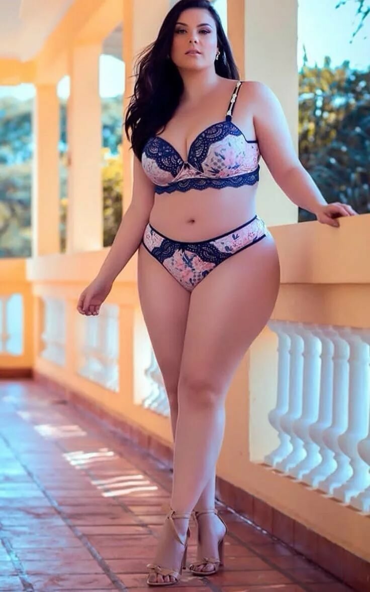 Angelina Rusanova plus saz