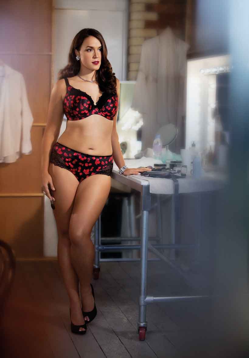 Valentina Garzon Toples
