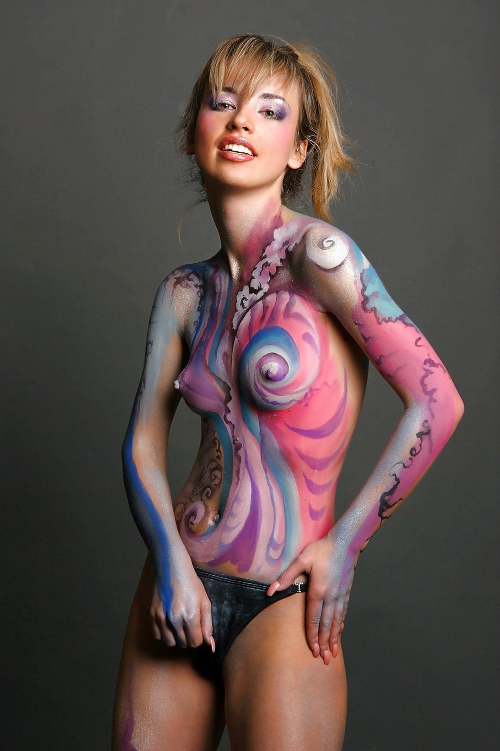 Bodiart on the female body