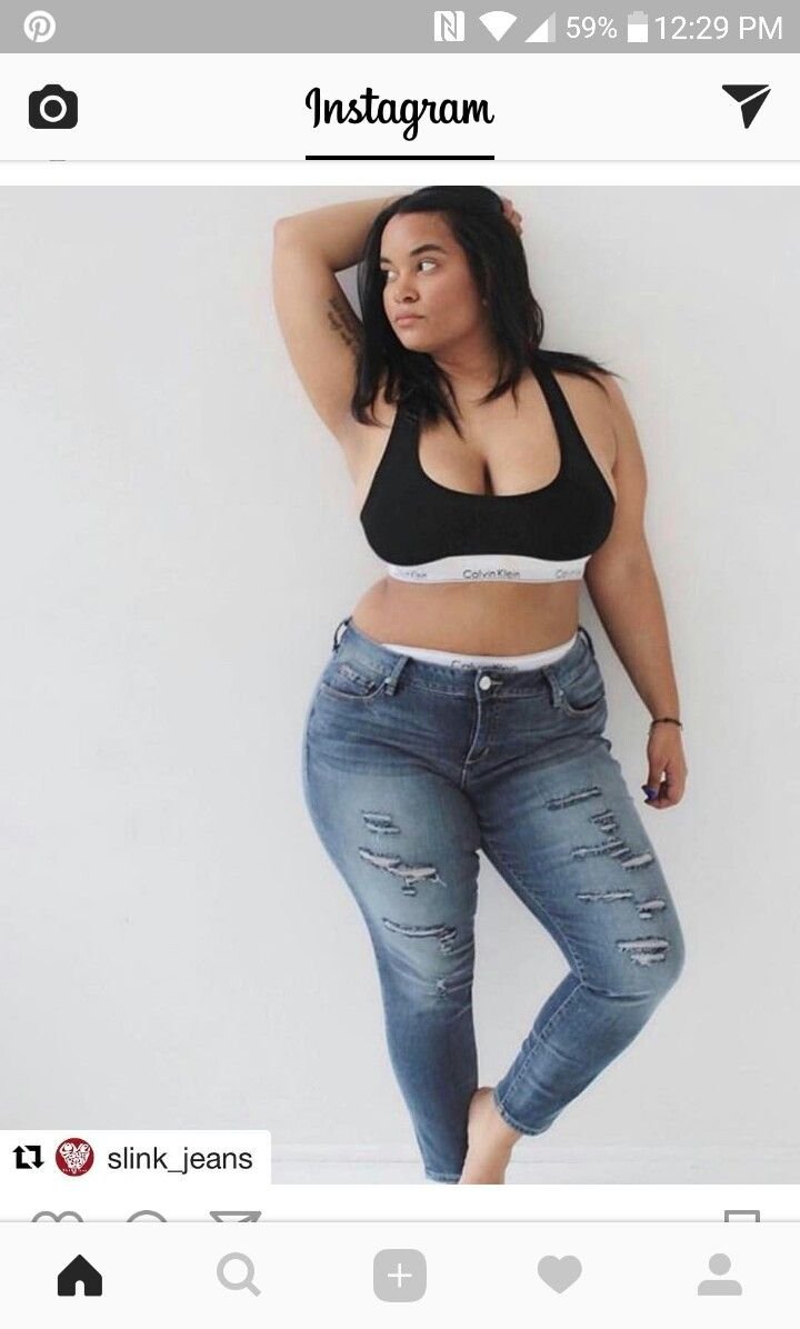 Chrissy Curve in jeans