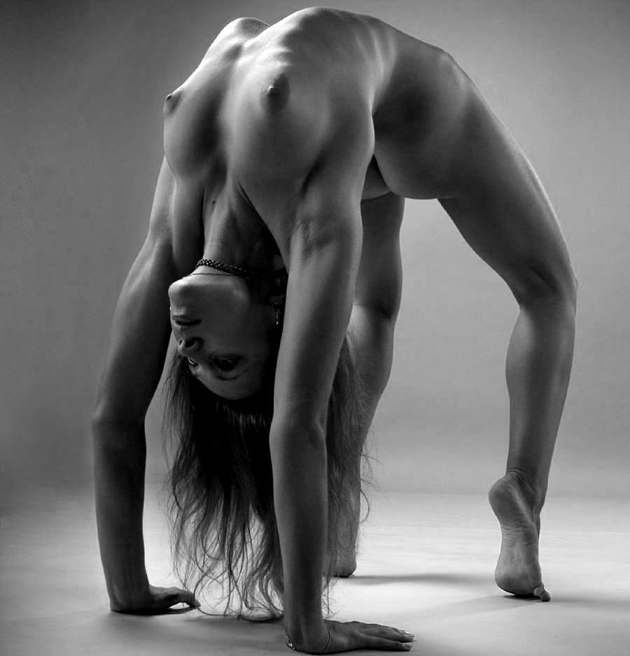 Nude Female Gymnist