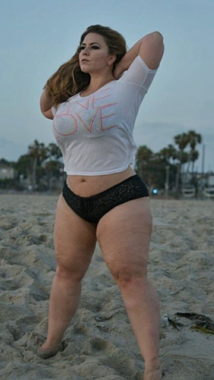 London Andrers in Bikini