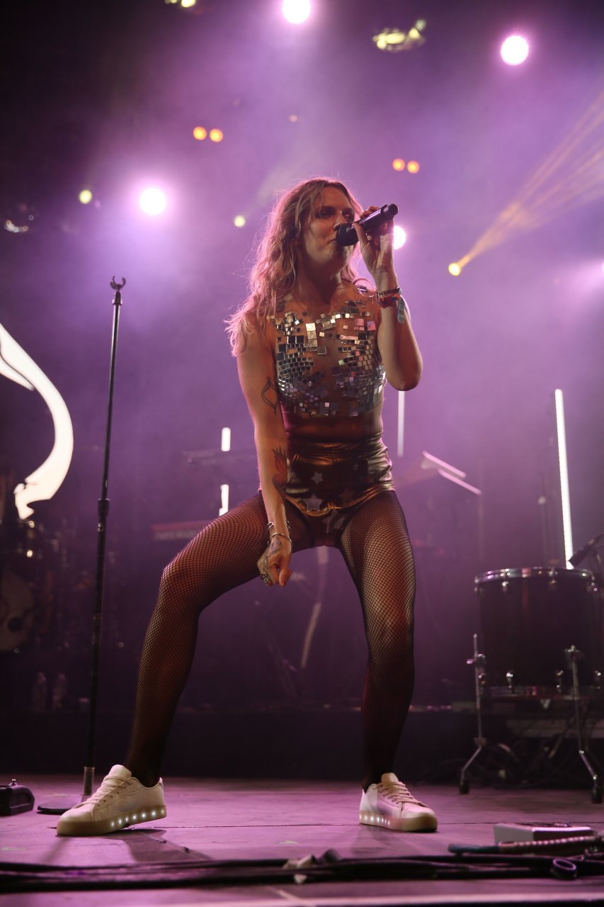 Singer tove lo naked breasts
