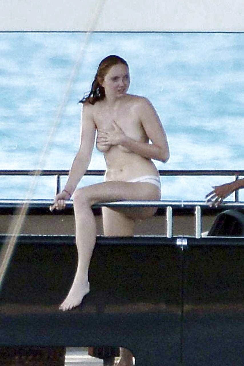 Lily Newmark Lily NewMark Nude