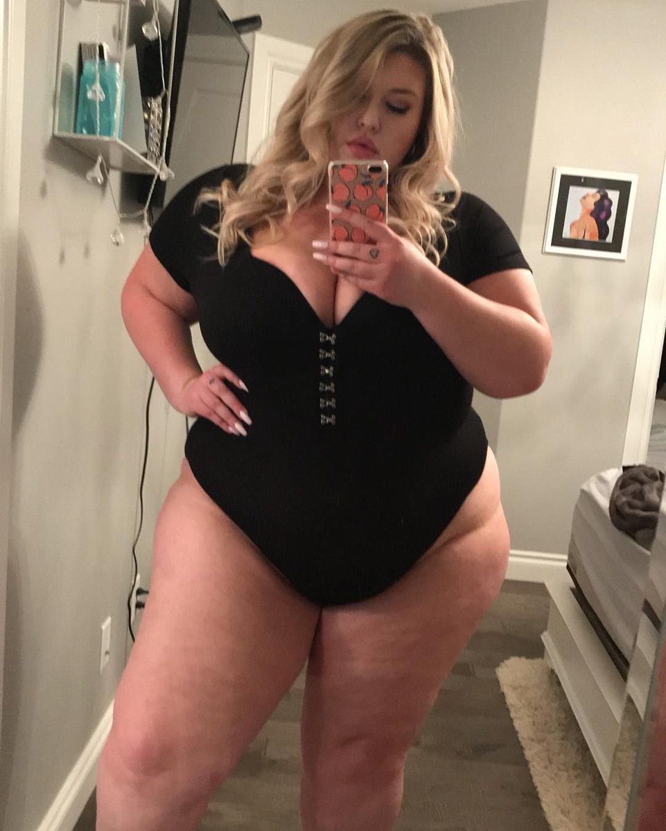 SSBBW BLONDE NAKED