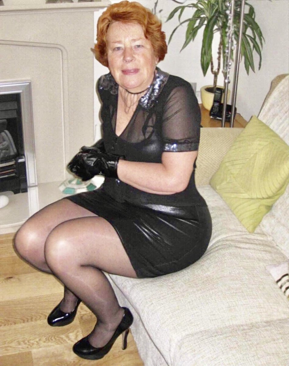 Pantyhose amateur mature
