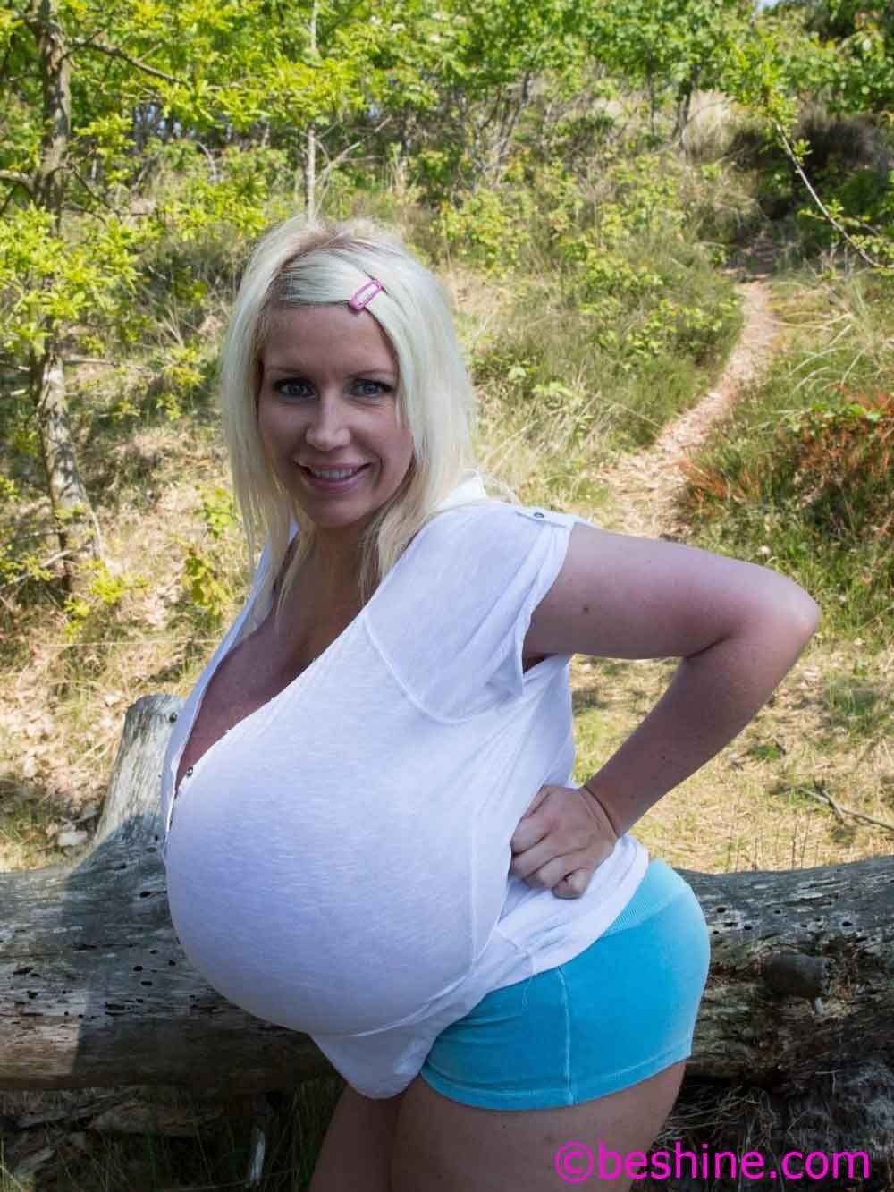 Chelsea Charms Running