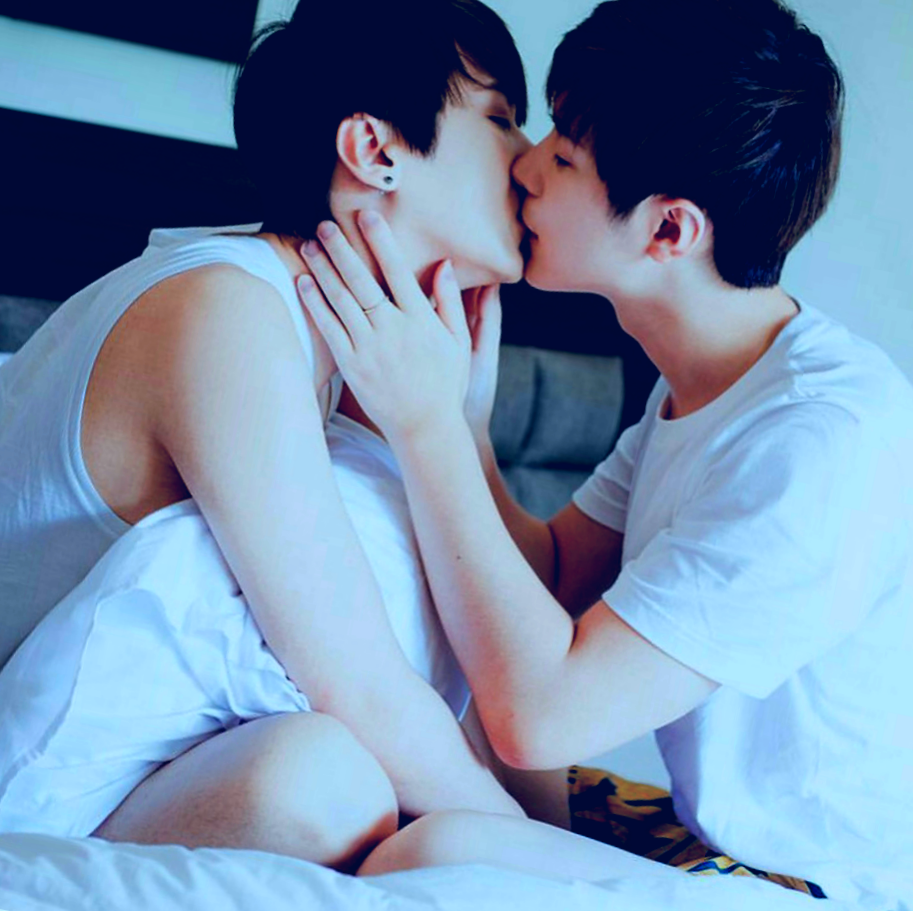 Koreans BCC Kisses