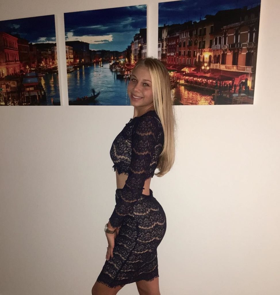 Amanda Anisimova Bikini