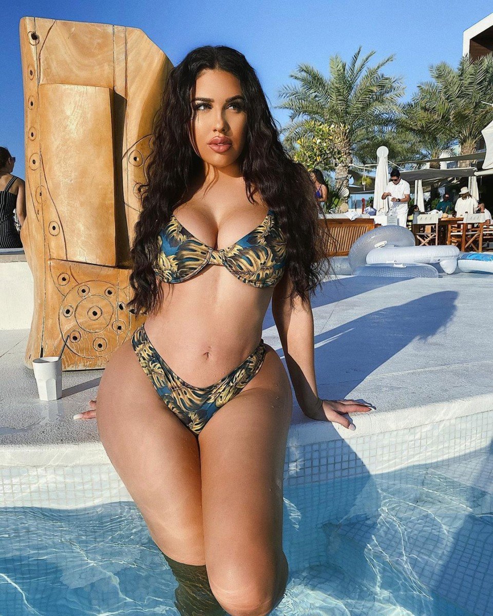 Anna Vakili Hot photo