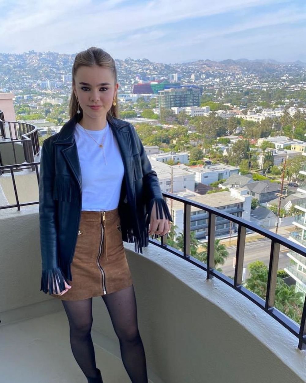 Isabella Feet manner
