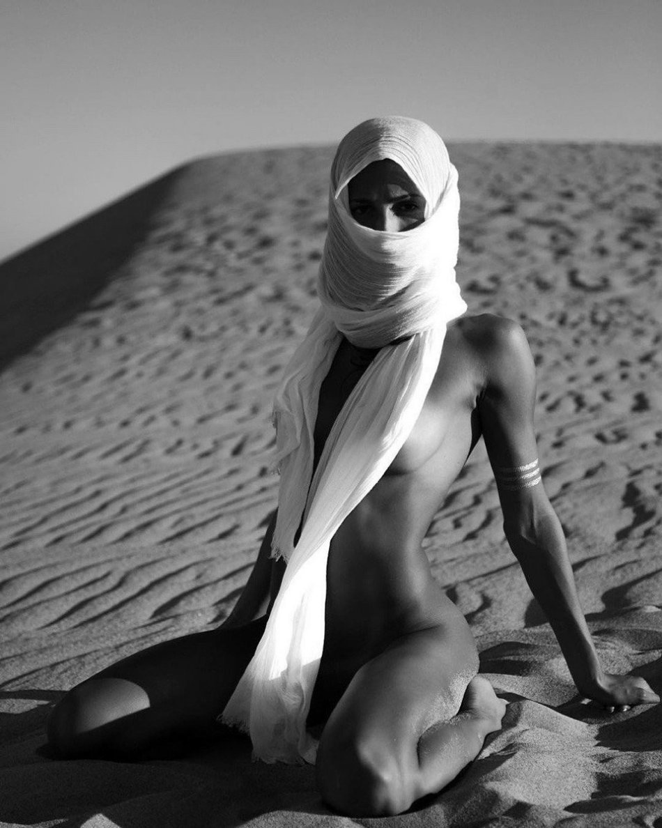 Arab women are naked