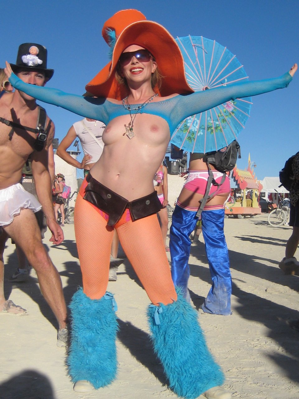 Festival Berning Menhm naked