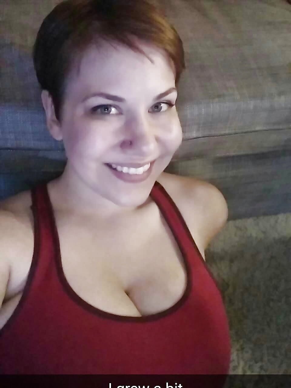 Dakota Sky porn actress