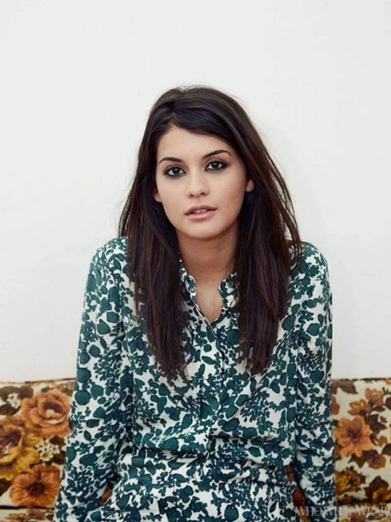 Sofia Black-d’Alia legs