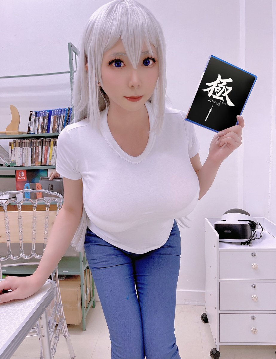Cosplay Nickycoser Mona