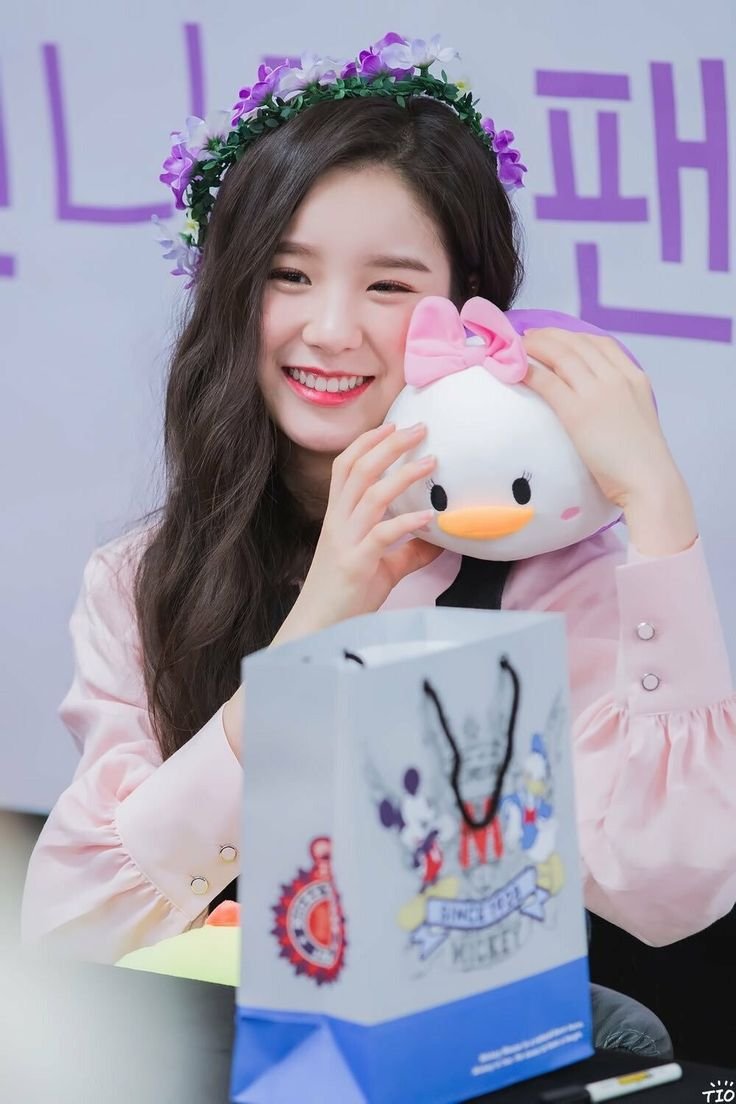Loona Heejin Cute