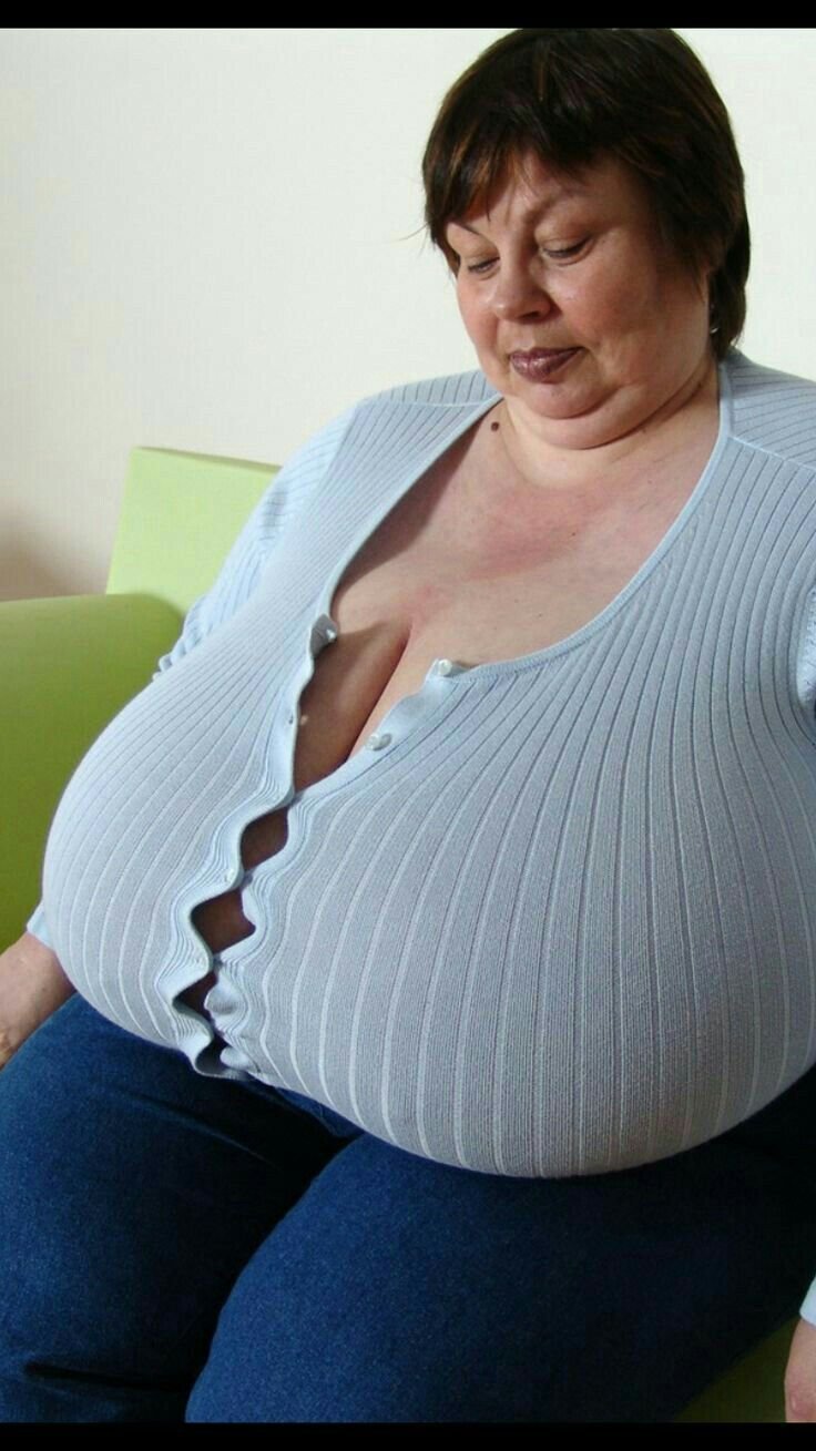 Karola Mature Germany in Foto clothes