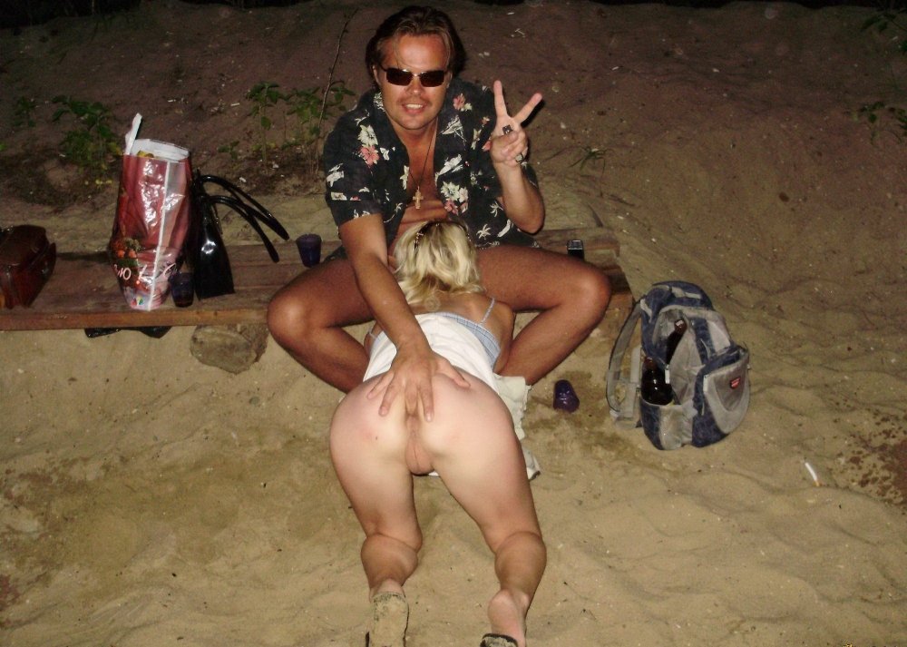 Nudity in public places