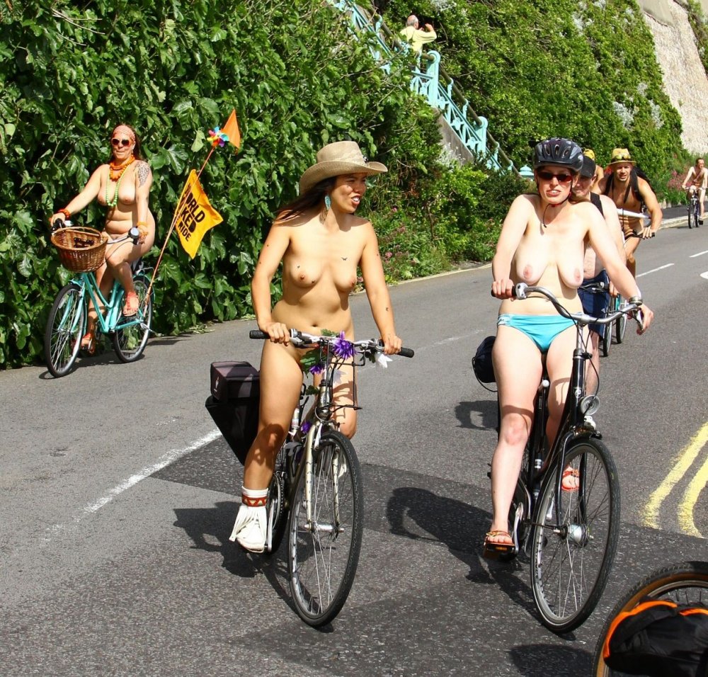 Naked bike racket naked women