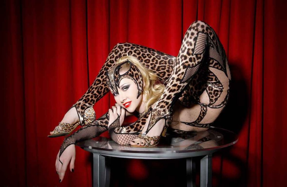 Zlata Moravkova Latex