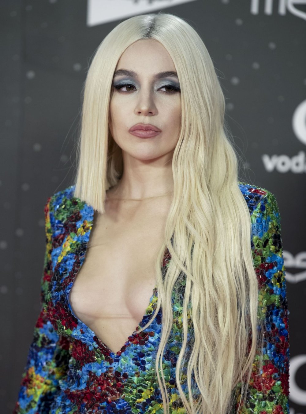 Ava Max Be Famous